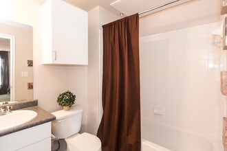 High Meadow Apartments in Durant, OK - Foto de edificio - Building Photo