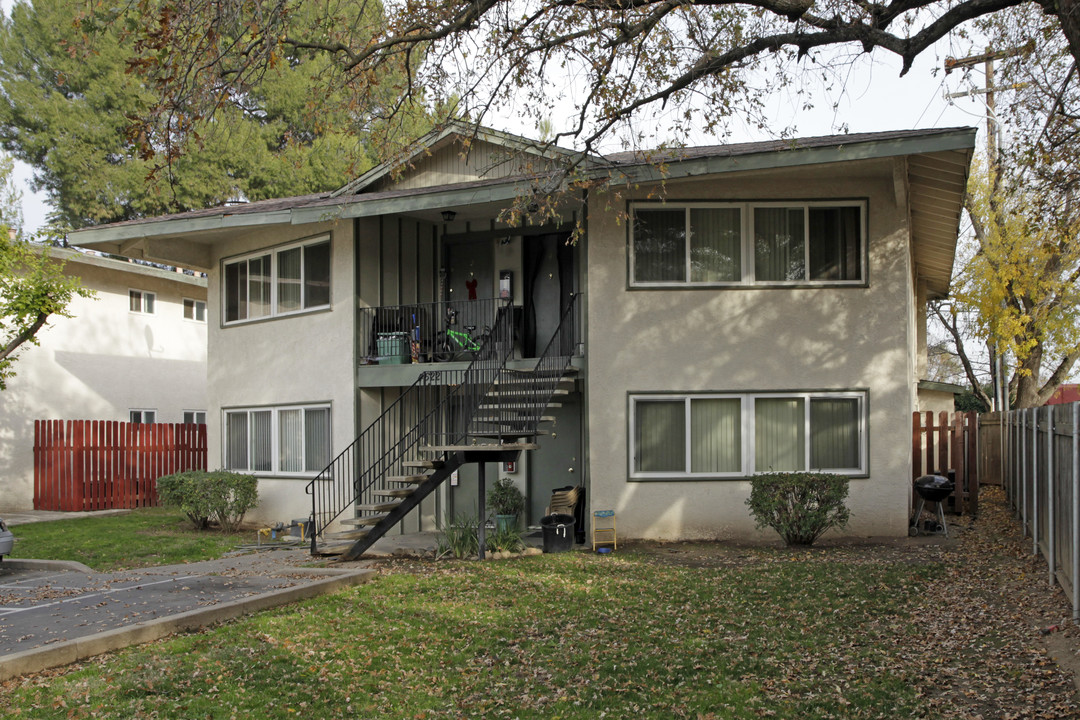 Ashdale Court Apartments in Sacramento, CA - Building Photo