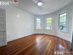 97 Franklin St, Unit 1 in Boston, MA - Foto de edificio - Building Photo