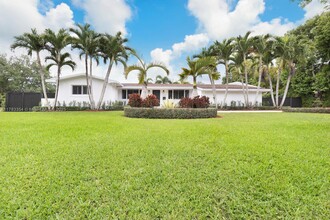 7340 SW 131st St in Pinecrest, FL - Building Photo - Building Photo