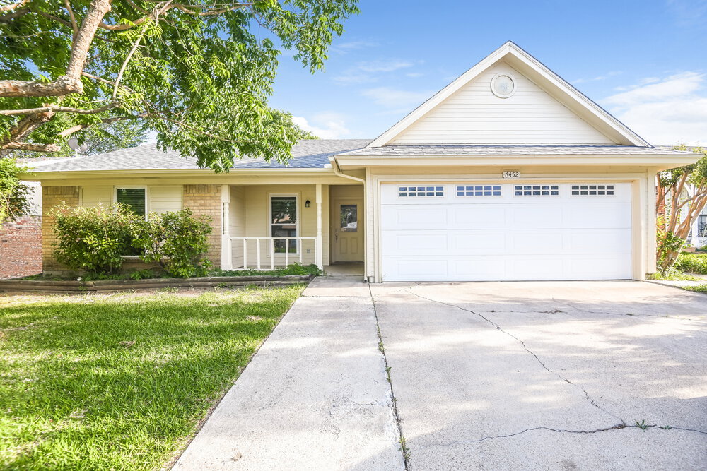 6452 High Lawn Terrace in Watauga, TX - Building Photo