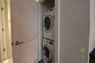 20 Sunnyside St, Unit 6 in Boston, MA - Foto de edificio - Building Photo