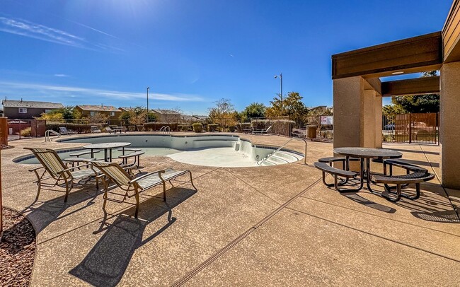 7020 Solana Ridge Dr in North Las Vegas, NV - Building Photo - Building Photo