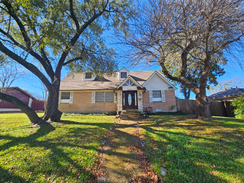 5027 Regatta Dr in Dallas, TX - Building Photo