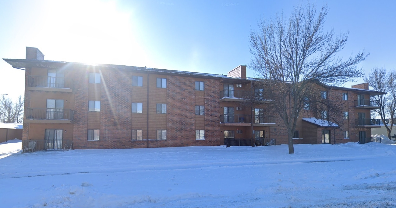 2421 20th Ave S in Fargo, ND - Building Photo