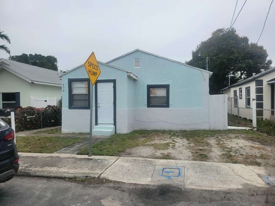 538 18th St in West Palm Beach, FL - Building Photo