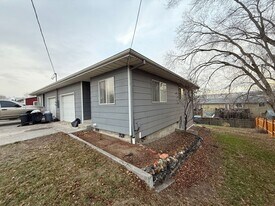 180-190 NE 10th St in Madras, OR - Building Photo