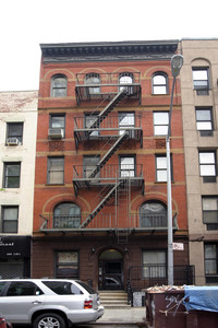 307 E 85th St in New York, NY - Foto de edificio - Building Photo