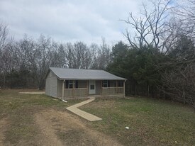15705 Hallmark Ln in St. Robert, MO - Building Photo