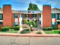 4400 Hemingway Dr in Oklahoma City, OK - Foto de edificio - Building Photo