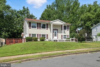 13008 Kimbrough Ln in Woodbridge, VA - Building Photo - Building Photo
