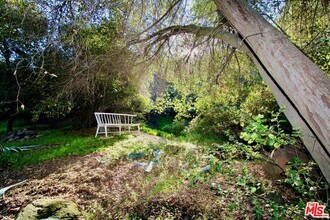 20200 Paradise Ln in Topanga, CA - Building Photo - Building Photo