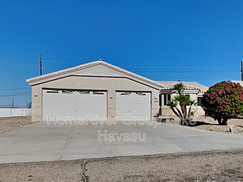 1285 Tanqueray Dr in Lake Havasu City, AZ - Building Photo