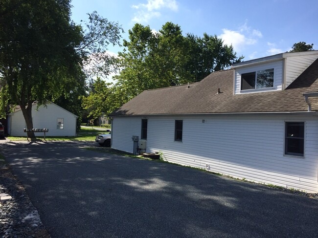 207 Honeysuckle Dr in Salisbury, MD - Building Photo - Building Photo