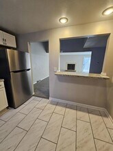 8170 Honeysuckle Dr in Liverpool, NY - Building Photo - Building Photo