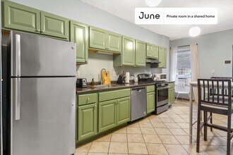 Private bedroom in 3 bed/1 bath Home in Boston, MA - Building Photo - Building Photo