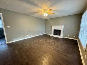 979 Peachers Mill Rd in Clarksville, TN - Building Photo - Building Photo