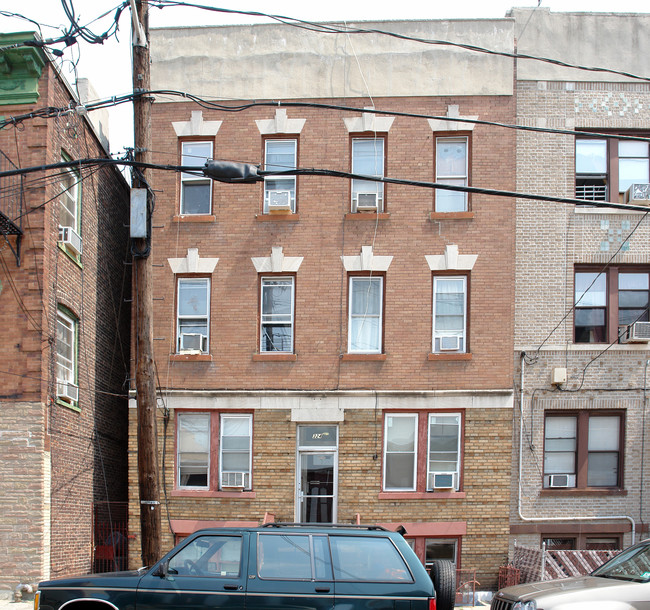 324 56th St in West New York, NJ - Building Photo - Building Photo