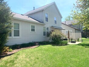 542 Crown Point Ct in Buffalo Grove, IL - Building Photo - Building Photo