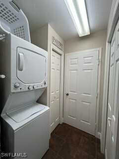 3685 Stone Way in Estero, FL - Building Photo