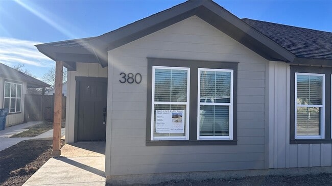 380 N Dallas St in Palmer, TX - Building Photo - Building Photo