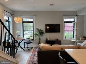 7521 Ridge Ave in Philadelphia, PA - Building Photo - Building Photo