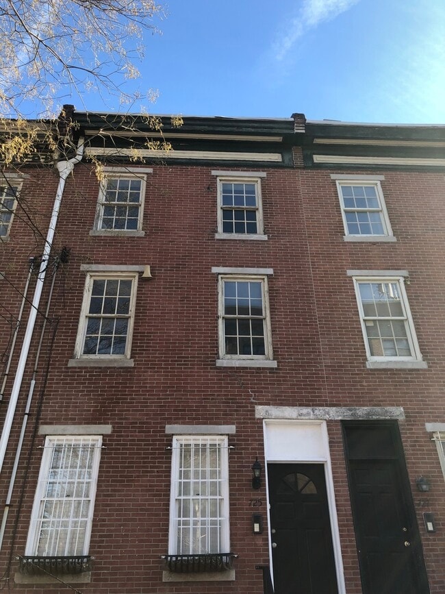 property at 725 S 17th St