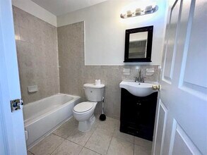 94 Winfield Ave in Jersey City, NJ - Building Photo - Building Photo
