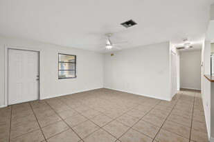 1104 SE 8th St in Cape Coral, FL - Building Photo - Building Photo