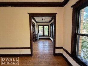 2414 N Sawyer Ave, Unit 2428-2E in Chicago, IL - Building Photo - Building Photo
