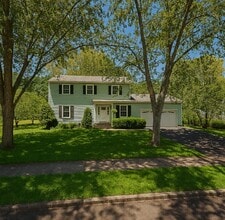 55 East Ter - Single Family Home in South Burlington, VT - Foto de edificio - Building Photo