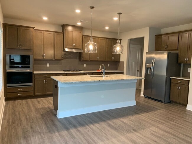 100 Palm Springs Way in Simpsonville, SC - Building Photo - Building Photo