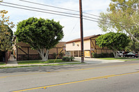 Casa De Las Flores in Santa Ana, CA - Building Photo - Building Photo