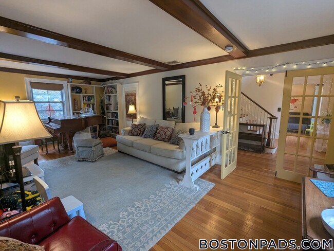 16 Allandale St