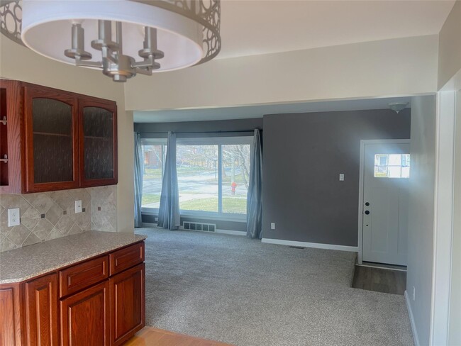 property at 15859 Buckingham Ave