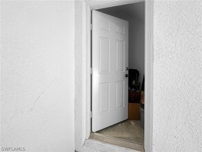 23400 Alamanda Dr in Bonita Springs, FL - Building Photo - Building Photo