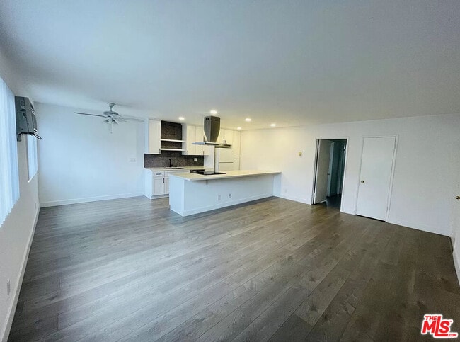 property at 1009 N Edinburgh Ave