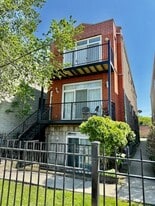 2709 W Congress Pkwy in Chicago, IL - Building Photo