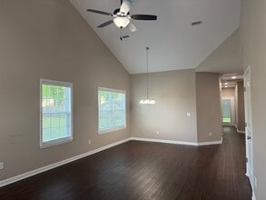 137 Heyward Dr in Dothan, AL - Foto de edificio - Building Photo