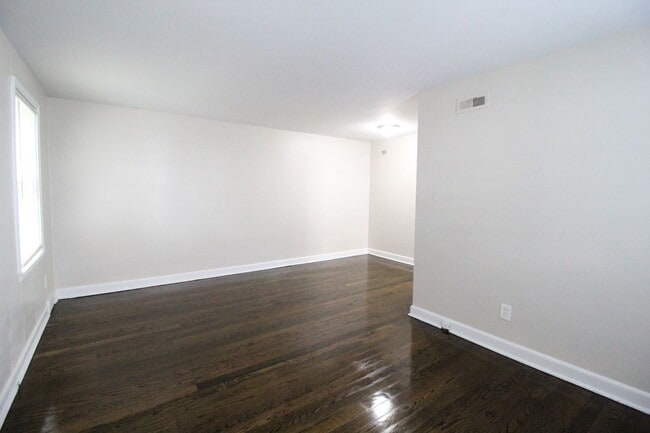 306 E 28th Ave in North Kansas City, MO - Building Photo - Building Photo