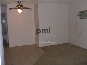 465 E Main St in Warrensburg, IL - Building Photo - Building Photo