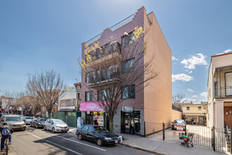 3756 103rd St in Corona, NY - Building Photo - Building Photo