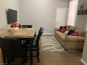 142 Ripley Pl-Unit -1 in Elizabeth, NJ - Building Photo - Building Photo