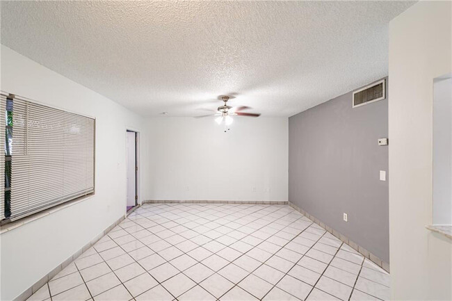 721 SW 13th Ave-Unit -Unit 2 in Fort Lauderdale, FL - Building Photo - Building Photo