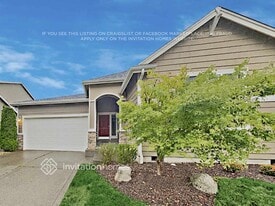 7811 164th St E in Puyallup, WA - Building Photo