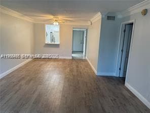 property at 3571 Inverrary Dr