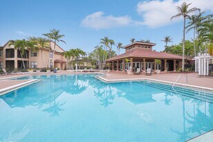 Oasis Naples Apartments in Naples, FL - Building Photo