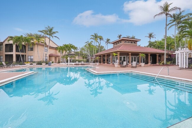 Oasis Naples Apartments