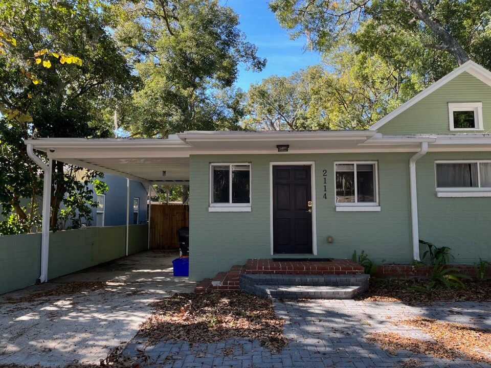 2114 NW 7th Terrace in Gainesville, FL - Building Photo