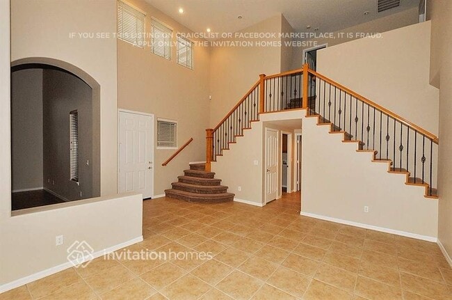 2402 Stansbury Ct in Henderson, NV - Foto de edificio - Building Photo